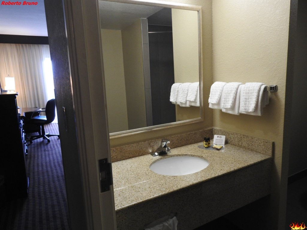 亚特兰大机场东贝斯特韦斯特优质酒店主图