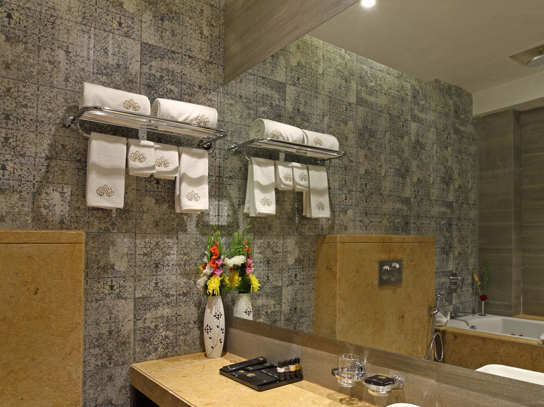 The Royal Phular主图