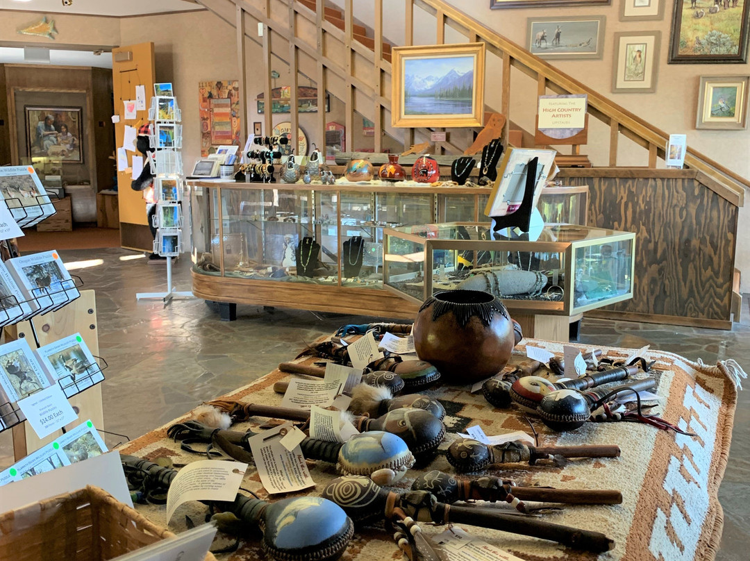 The Favell Museum Native American Artifacts and Contemporary Western Art-克拉马斯福尔斯必去景点