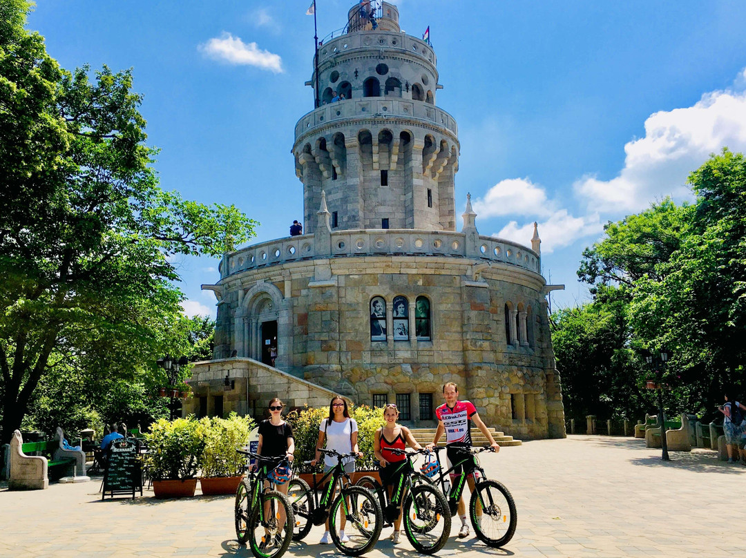 Dreamland Cycling all inclusive e-mountain bike tours in and around Budapest-布达佩斯必去景点