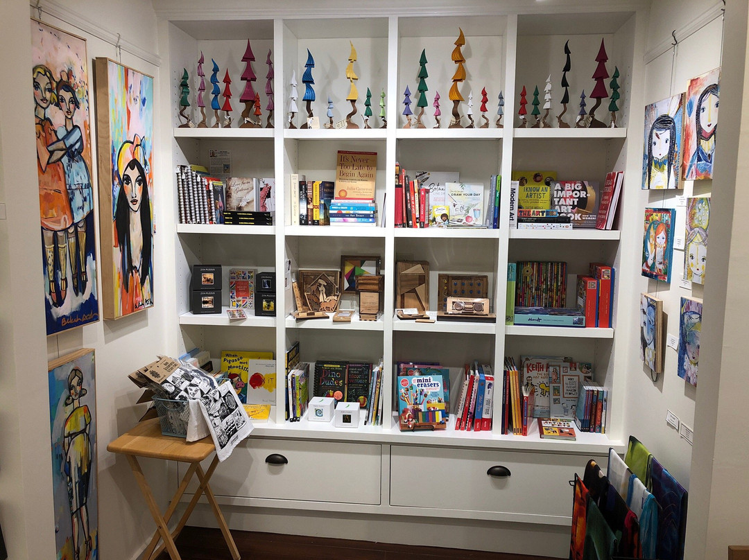 Outside the Lines Art Gallery Galena-加利纳必去景点