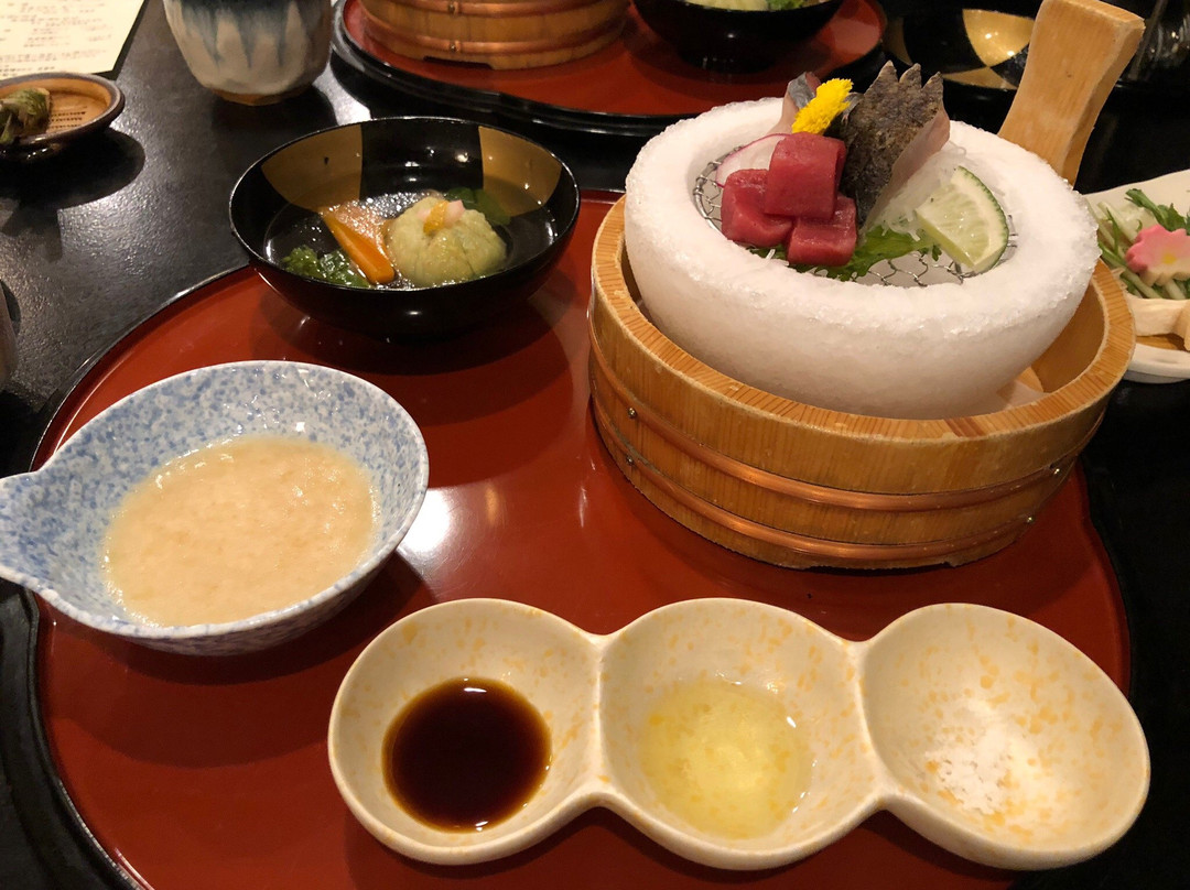 割烹レストラン 紅梅亭