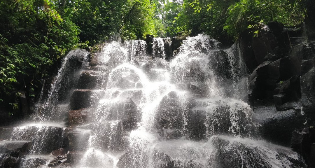 Kanto Lampo Waterfall景点图片