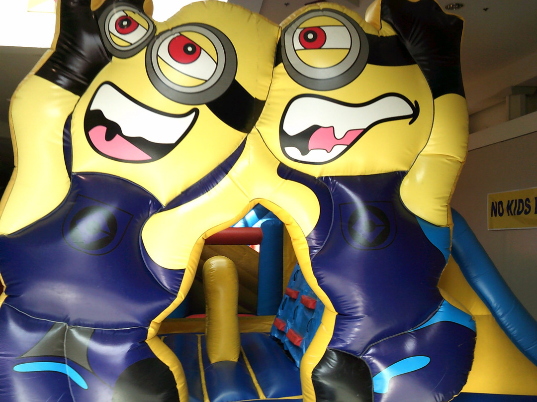 The Dinosaur Playground Bounce House-莱克威尔士必去景点