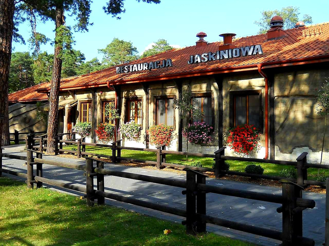 Nowa Wies Wielka餐馆和美食-Jaskiniowa