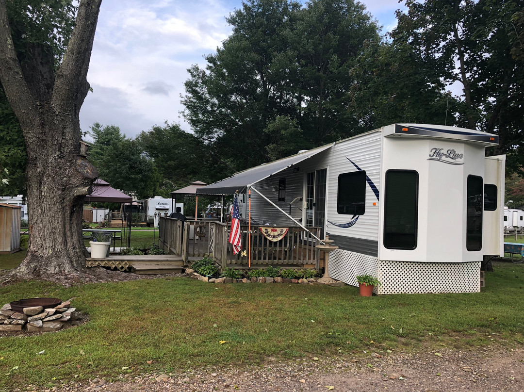 Wolf's Den Family Campground