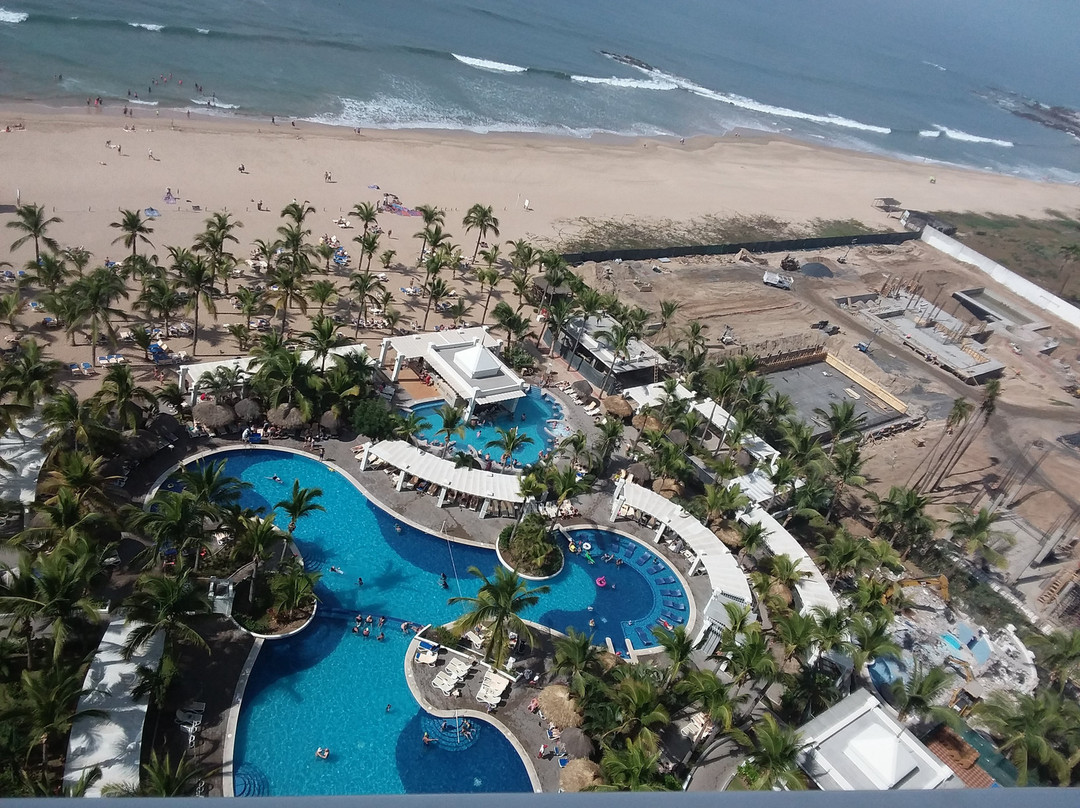 翡翠湾悦宜湾酒店主图