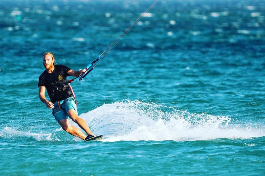 Rebels Tarifa kiteschool-塔里法必去景点