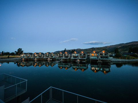 比萨岭湖度假酒店主图