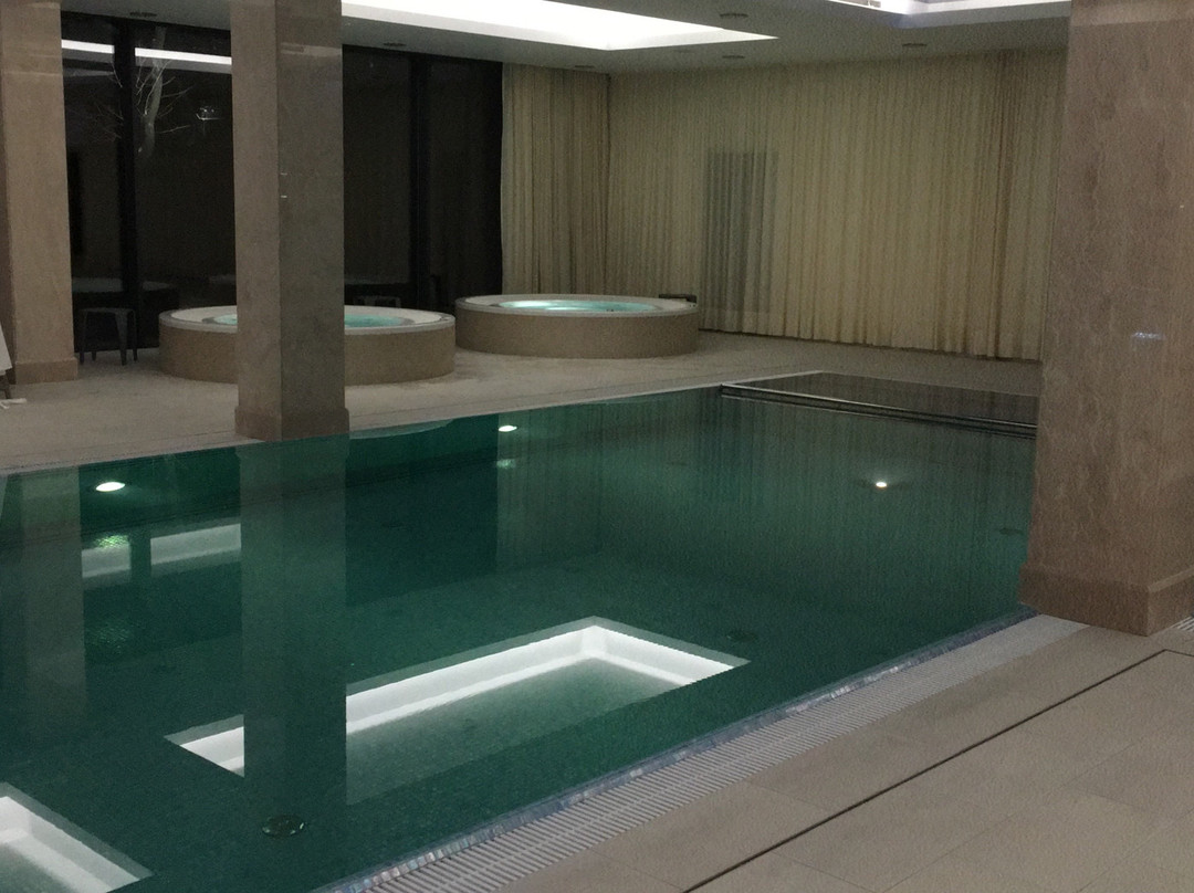Heron Live Hotel主图