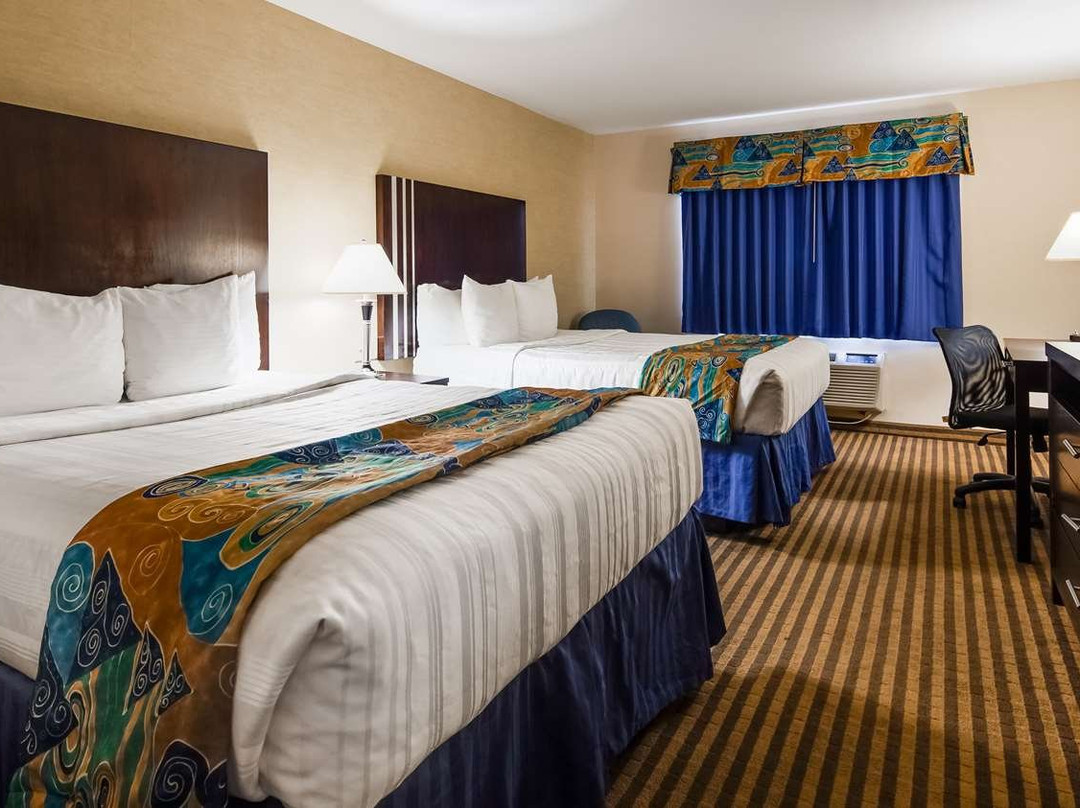 Portage Hotel & Suites主图