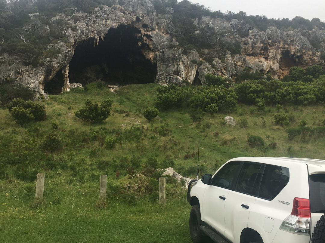 Tarragal Caves景点图片