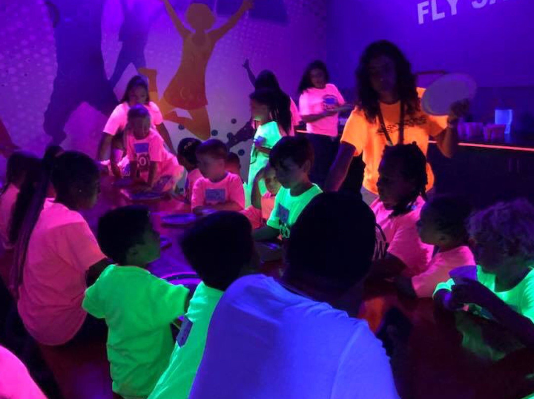 Sky Zone Trampoline Park-皮奥里亚必去景点