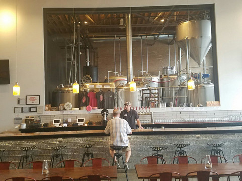 On Tour Brewing Company-芝加哥必去景点