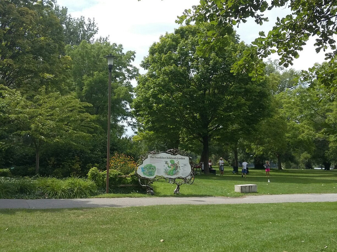 Toronto Island Bicycle Rental景点图片