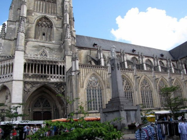 Basilique Notre-Dame De Tongres景点图片