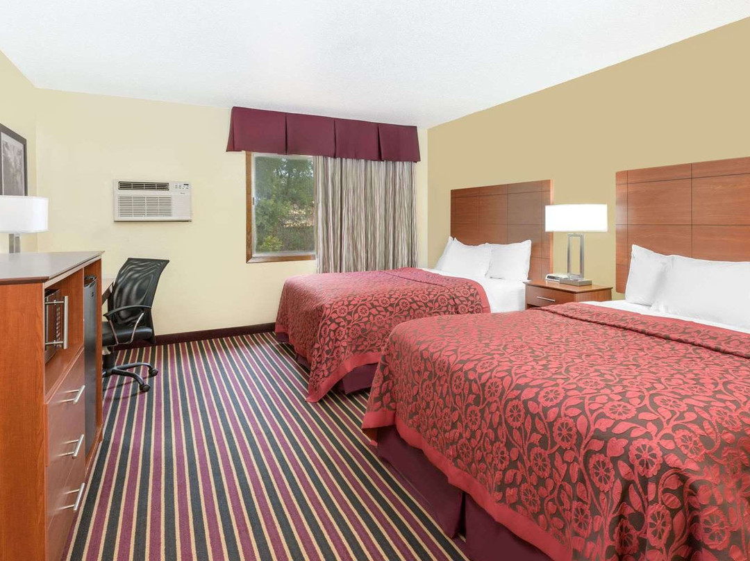 Days Inn by Wyndham Newton主图