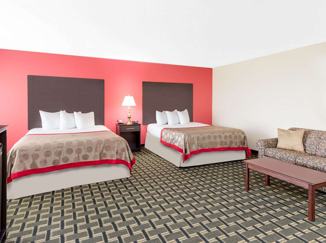 Ramada by Wyndham Vandalia主图