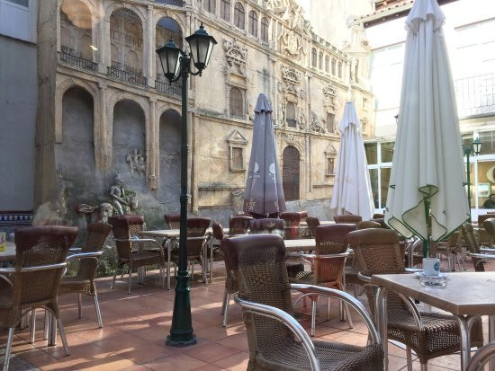 OH Alcala Lounge Bar-阿尔卡拉-德-哈纳雷斯必去景点