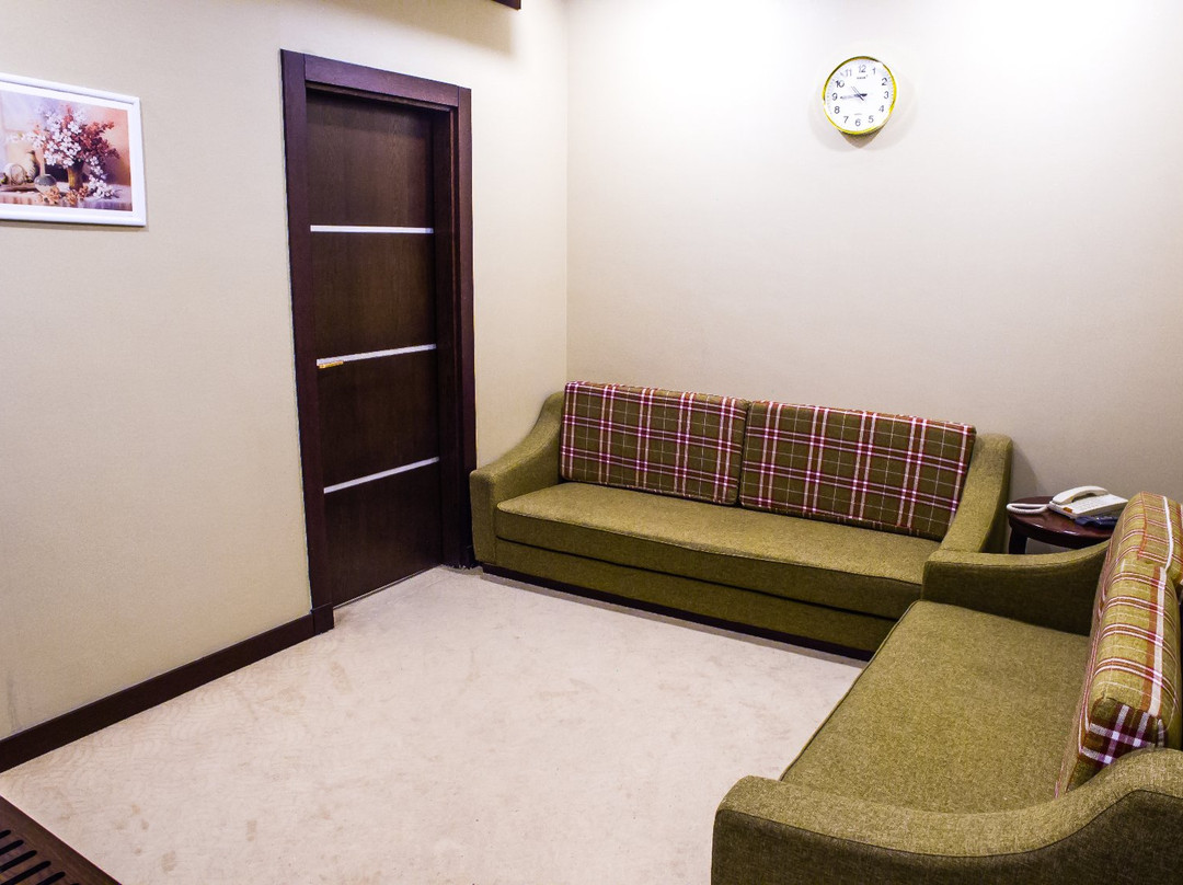 Paris Plaza Hotel主图