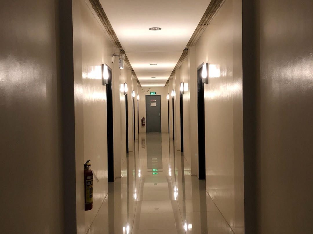 Sea Breeze Hotel主图