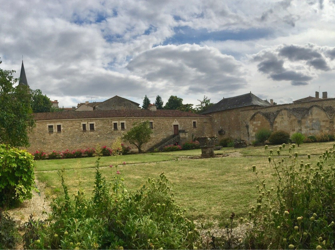 Abbey of Charroux景点图片