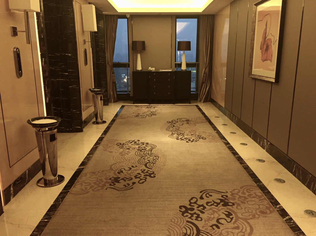 康廷大酒店主图