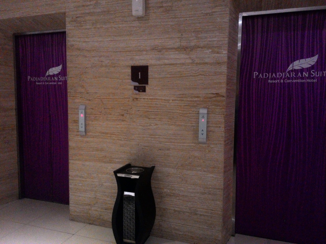 Padjadjaran Suites Resort & Convention Hotel主图