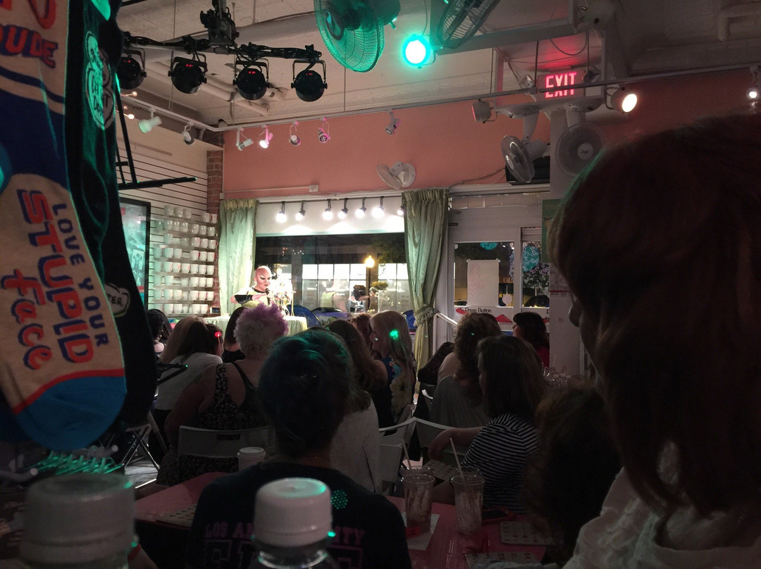 Drag Queen Bingo-罗亚尔奥克必去景点