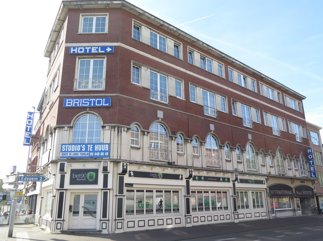 Hotel Bristol International主图