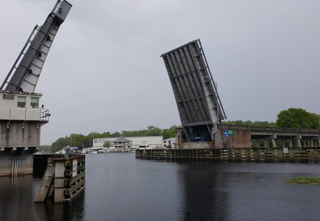 Ed Stone Park-迪兰必去景点