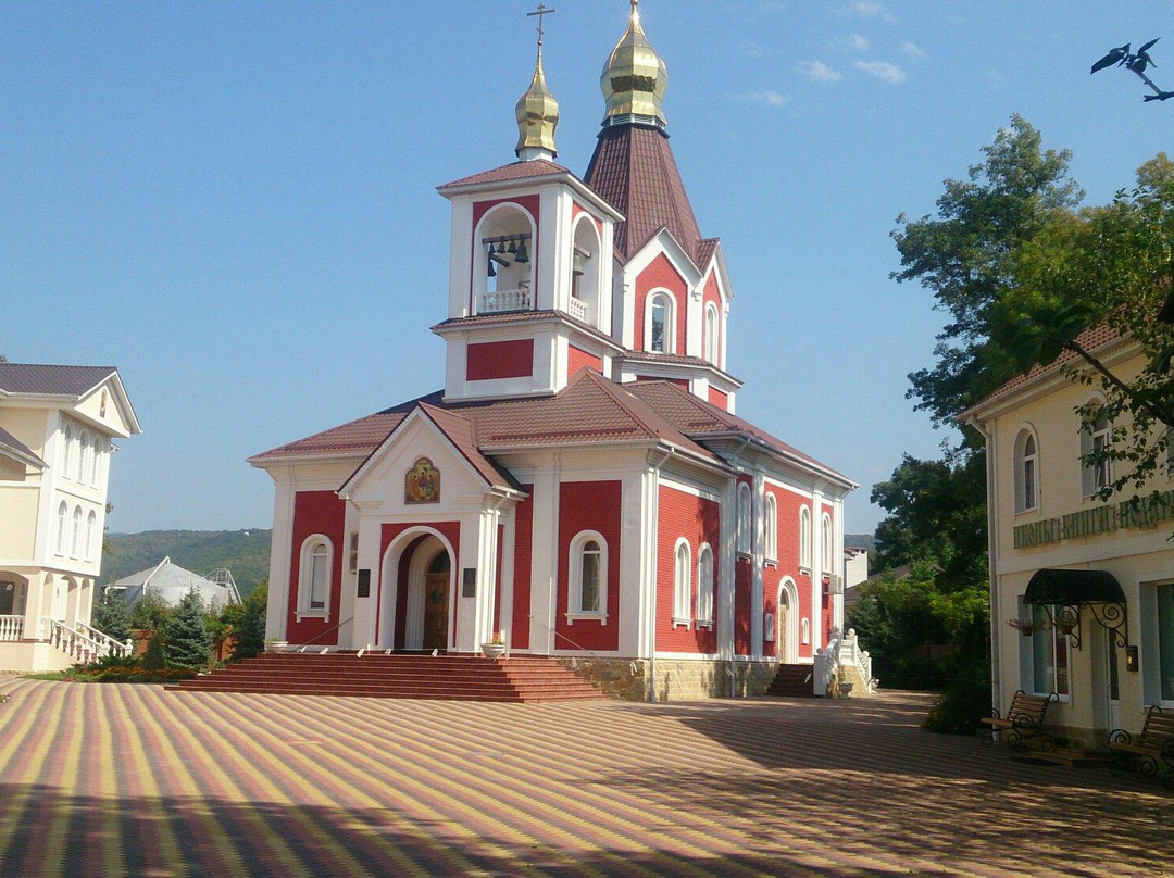 Temple of St. Sergius of Radonezh-Divnomorskoye必去景点