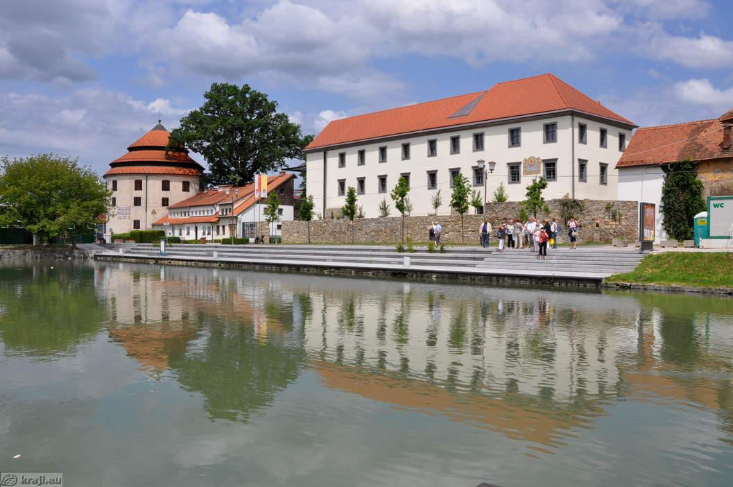 Lutkovno gledališče Maribor-马里博尔必去景点