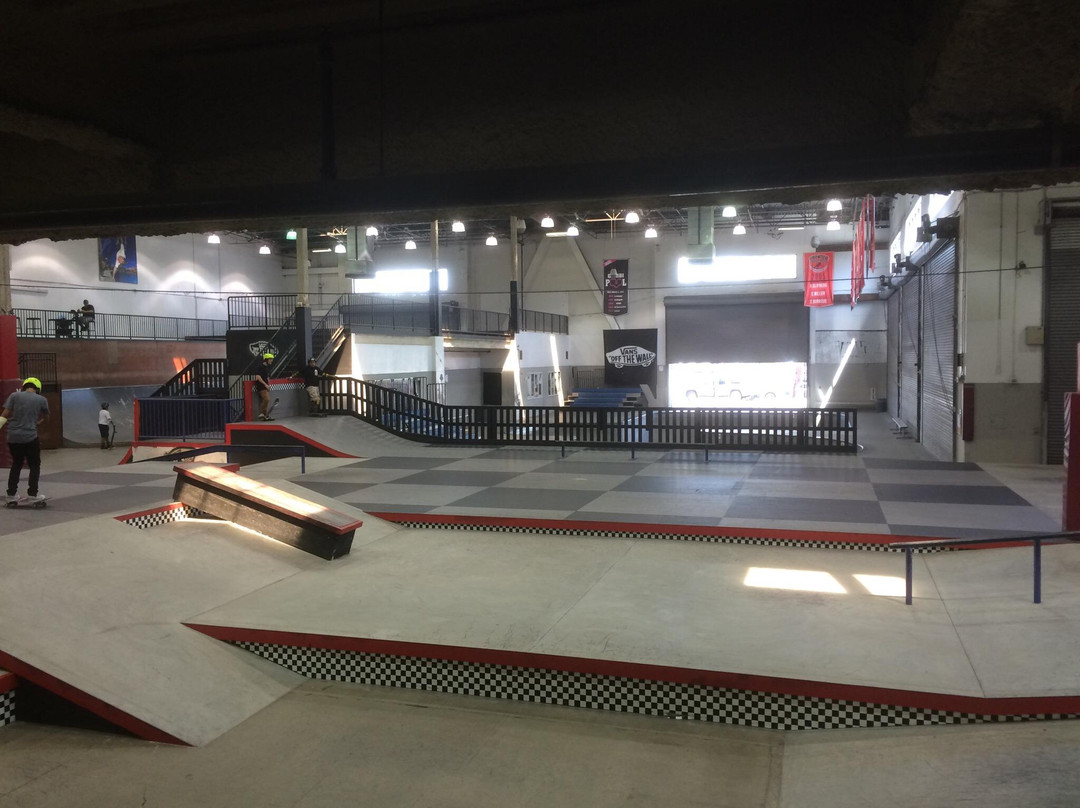Vans Skatepark-橘子郡必去景点
