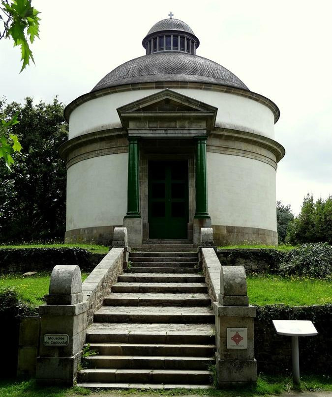 Mausolée de Cadoudal-欧赖必去景点