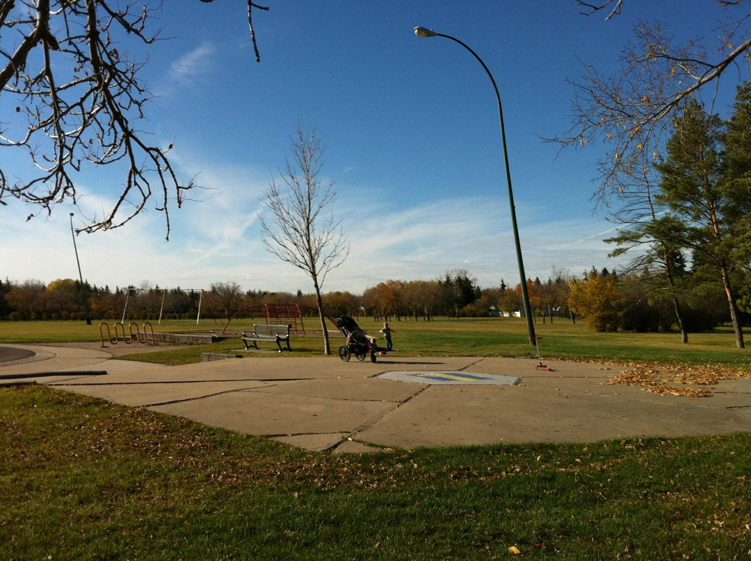 Kinsmen Park South-里贾纳必去景点
