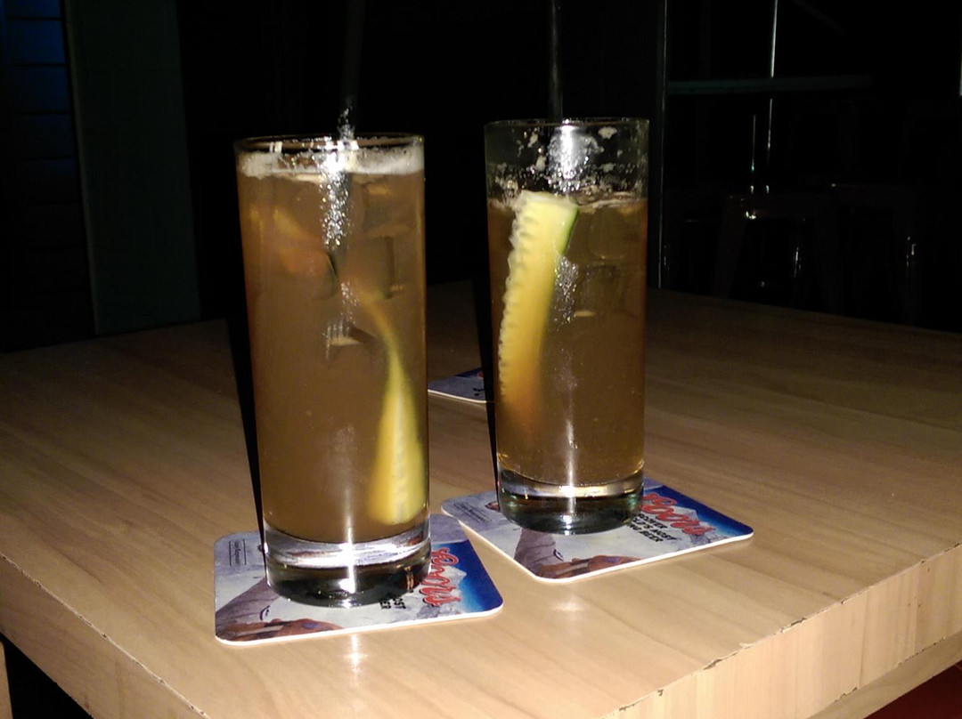 Kembla Grange旅游景点-Red Square Cafe Bar