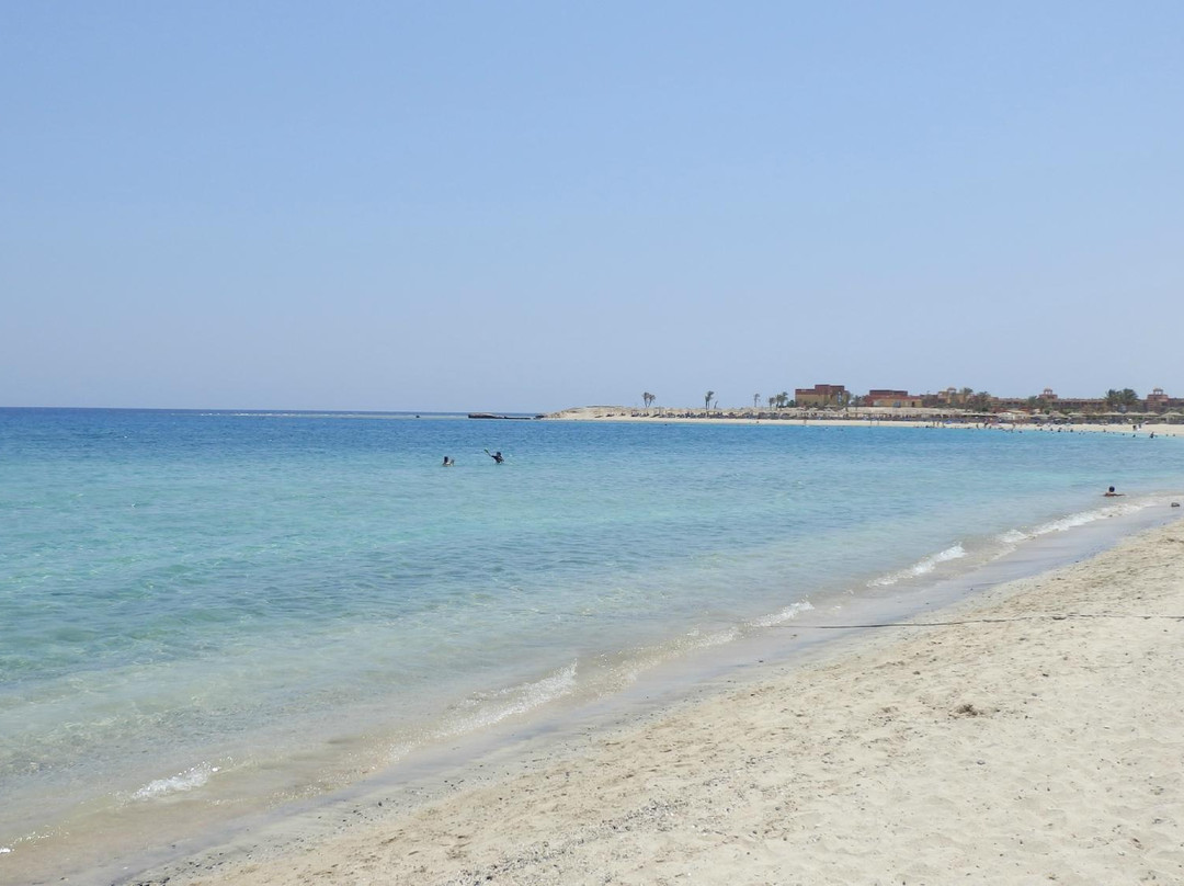 Abu Dabbab Beach景点图片