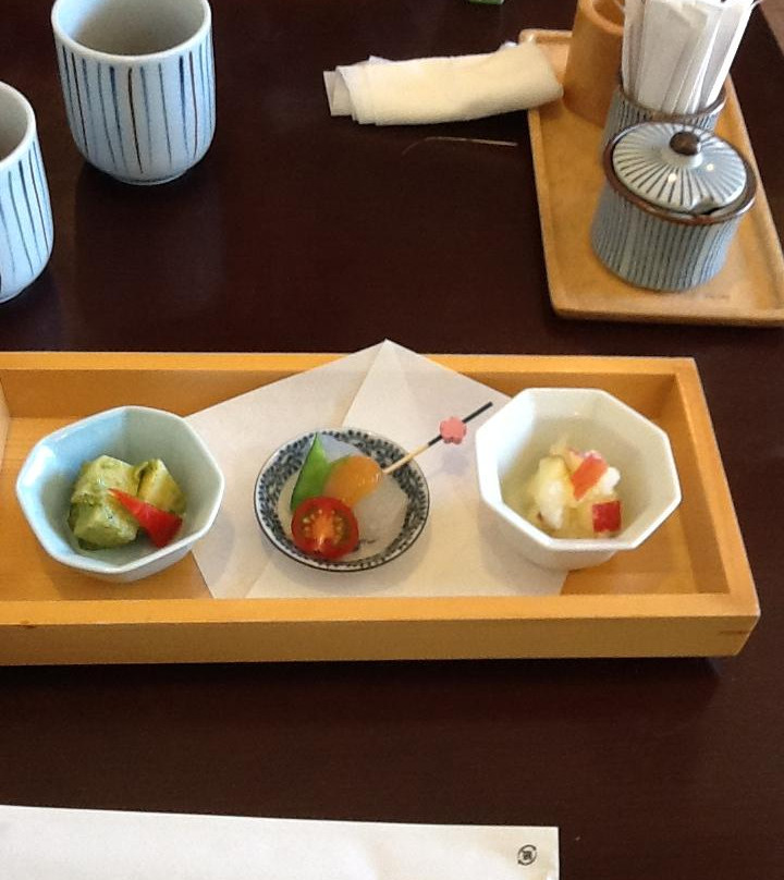 東間