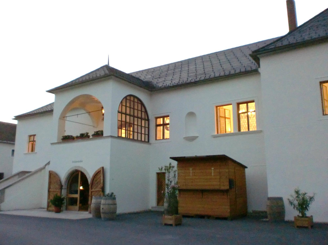 Freigut Thallern主图