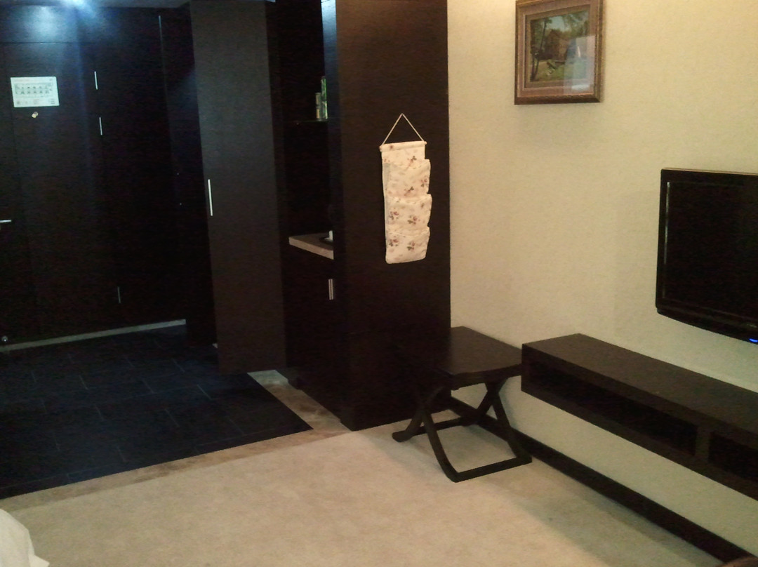 尚诚名流假日酒店主图