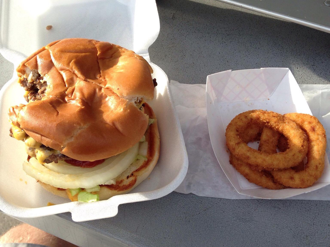 Arthur餐馆和美食-Frosty Mug Drive in