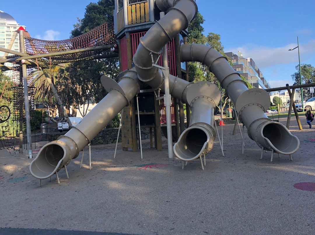 Takapuna Beach Playground景点图片