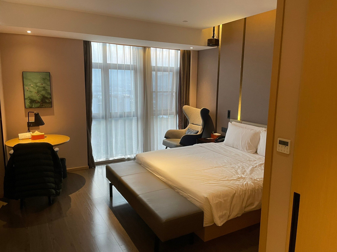 淮北政府广场亚朵酒店主图