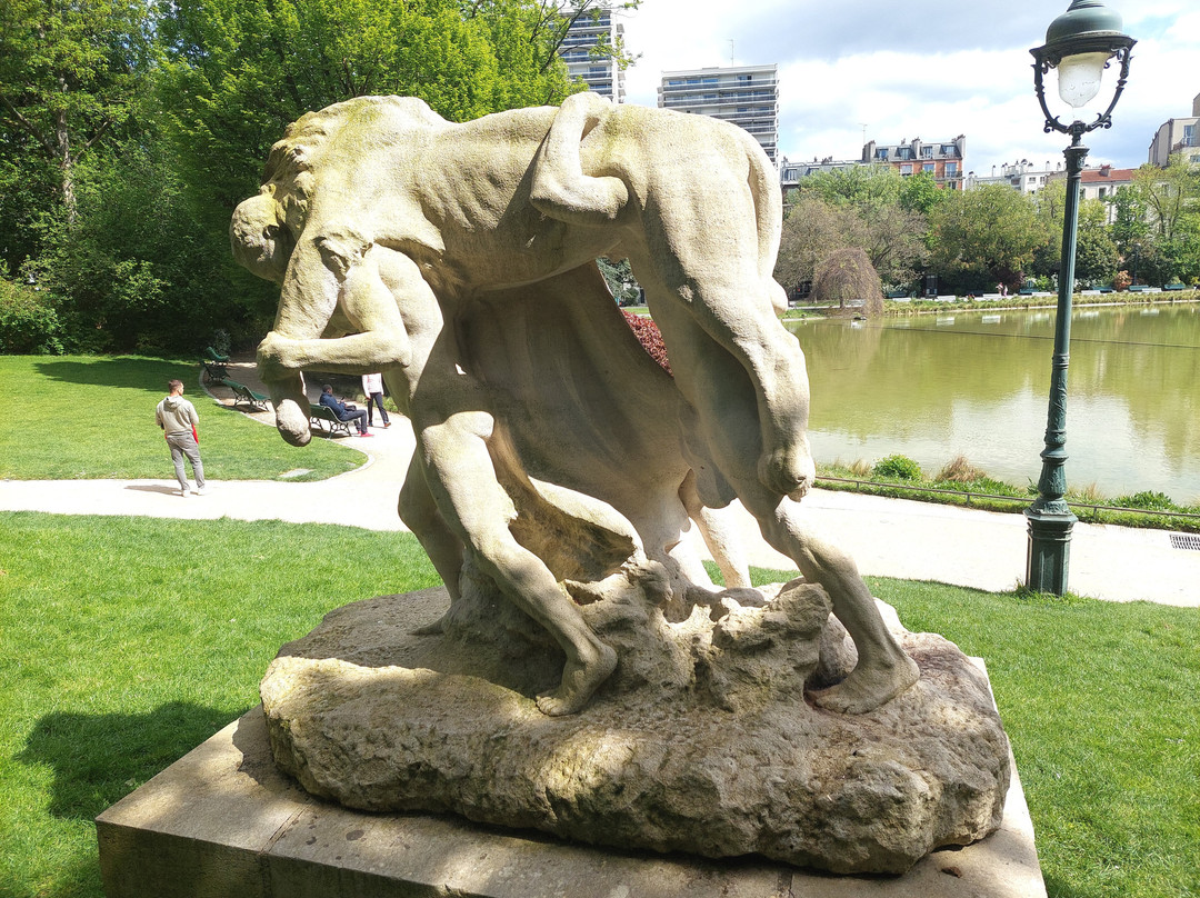 Statue La Mort du Lion景点图片