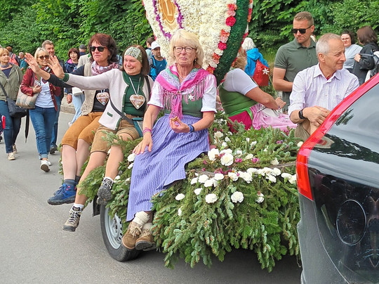 Narzissenfest-泉奥西必去景点