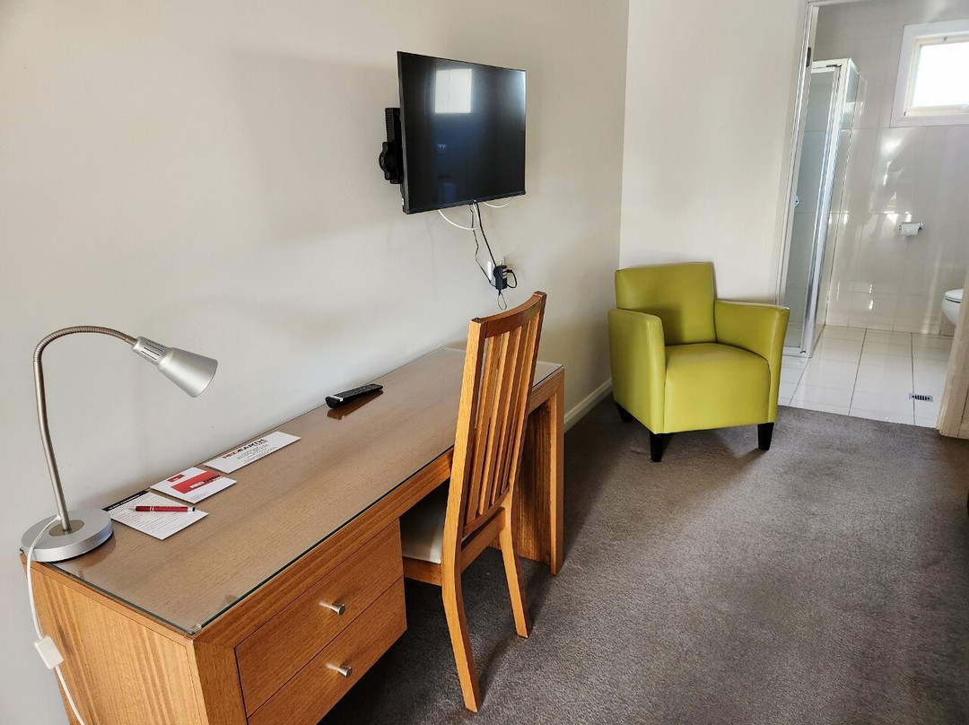 Red Earth Motel主图