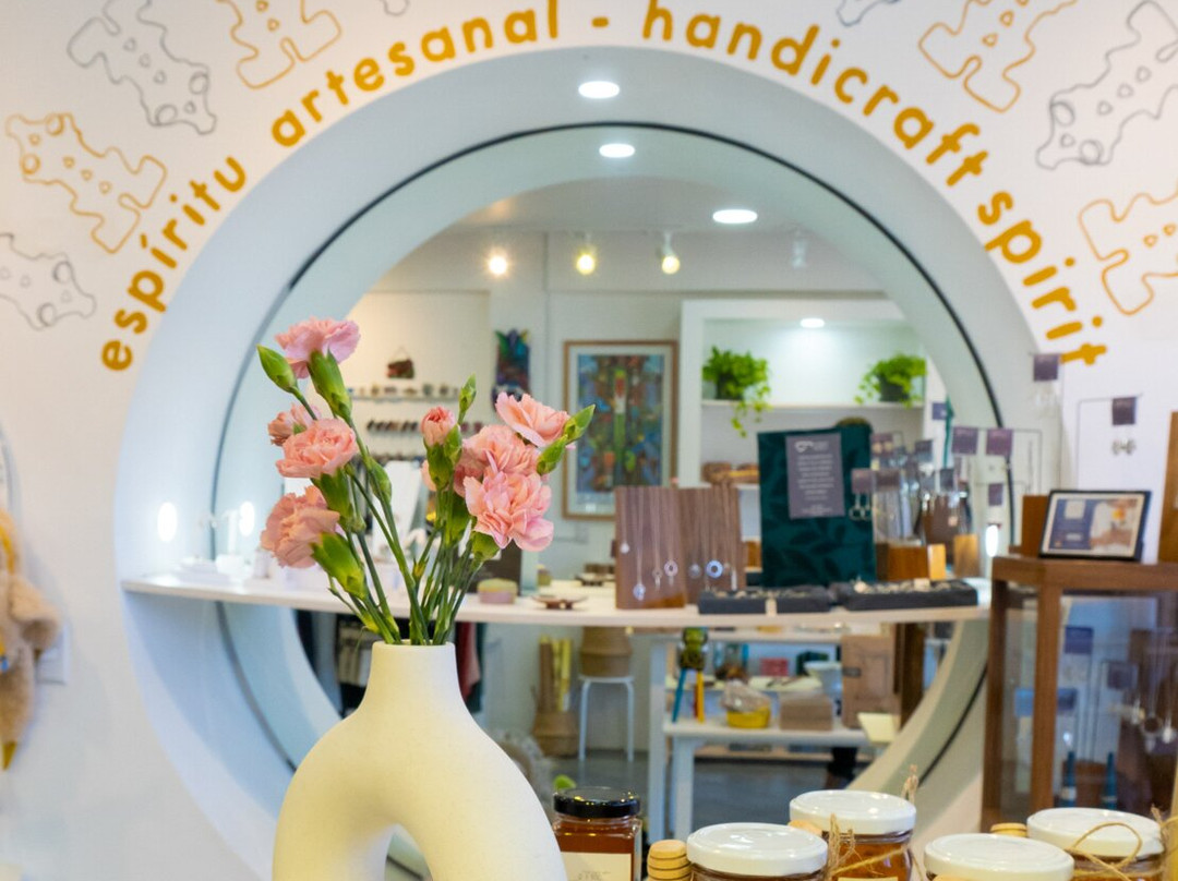 Brillante Souvenir-蒙特沃德必去景点