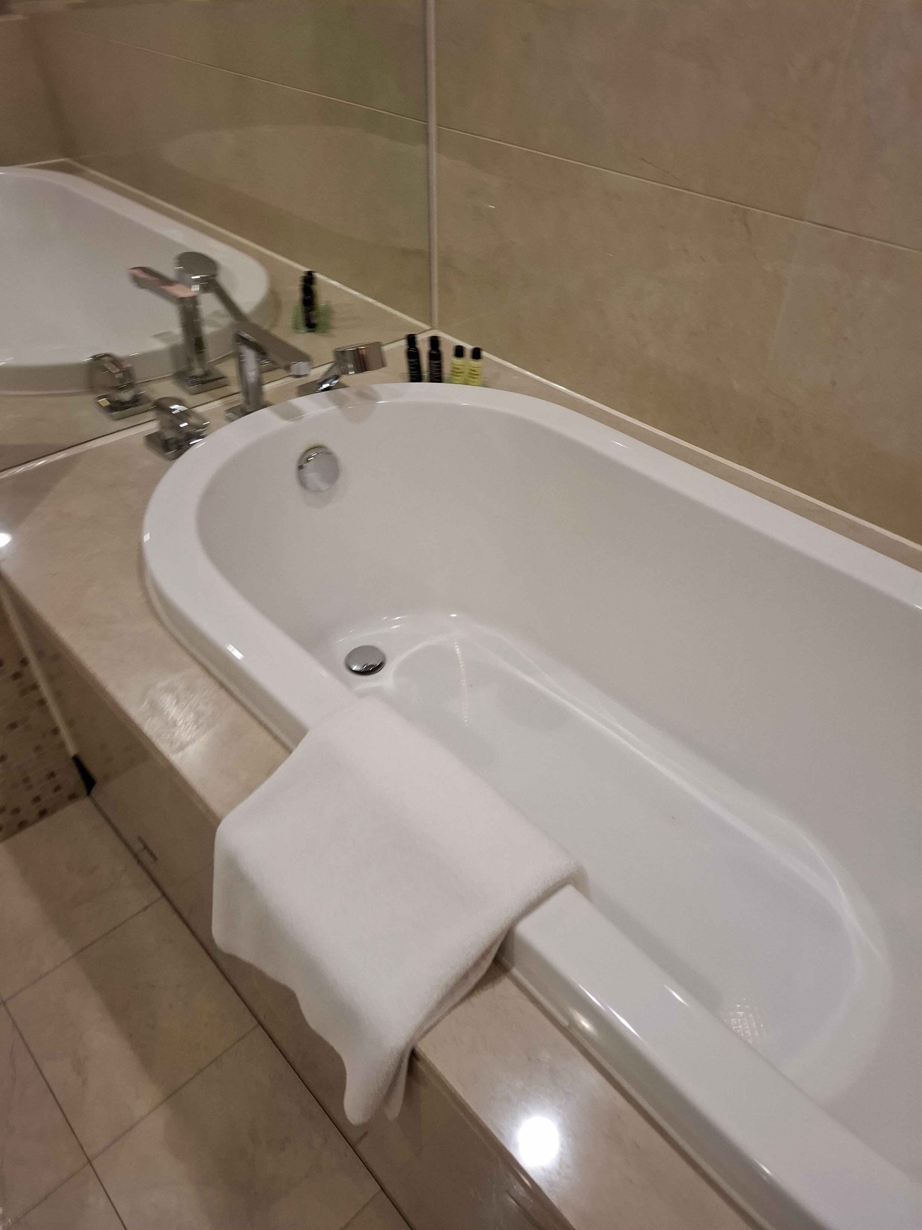 中山国际酒店-浴室