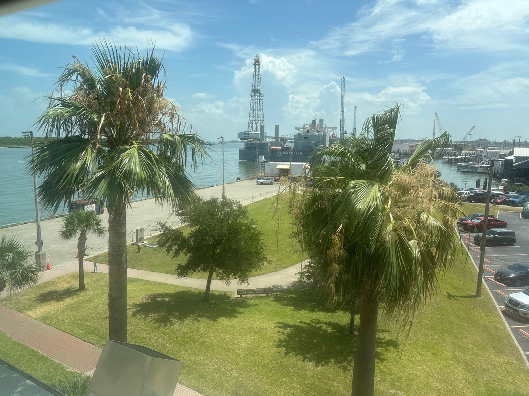 海港码头之家酒店主图